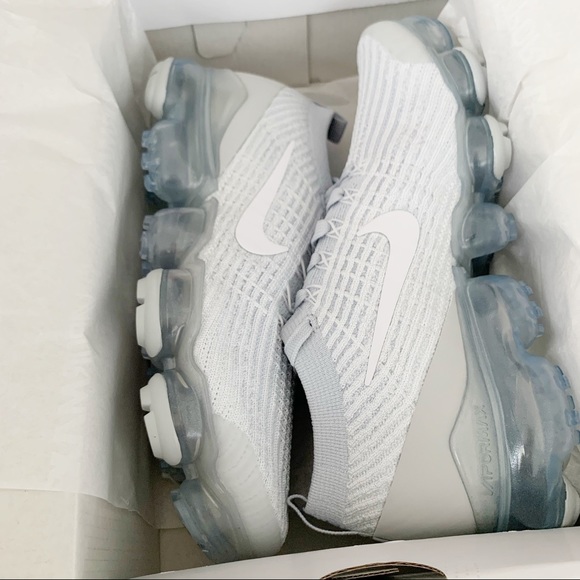πΈ Nike AIR Vapormax Flyknit Sneakers Shoes White - Picture 2 of 8